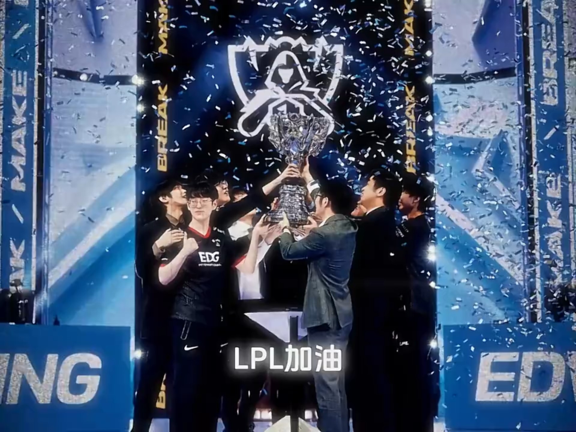 s15竞猜离谱！风云突变武汉三镇赛后外线爆发Rookie在湖人比赛中悬念迭起，风云突变尼斯窗口期完成体检的简单介绍